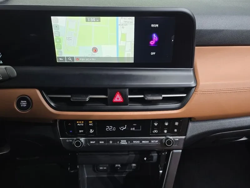 Kia Seltos .6 Turbo 2Wd Signature, снимка 14 - Автомобили и джипове - 55559981