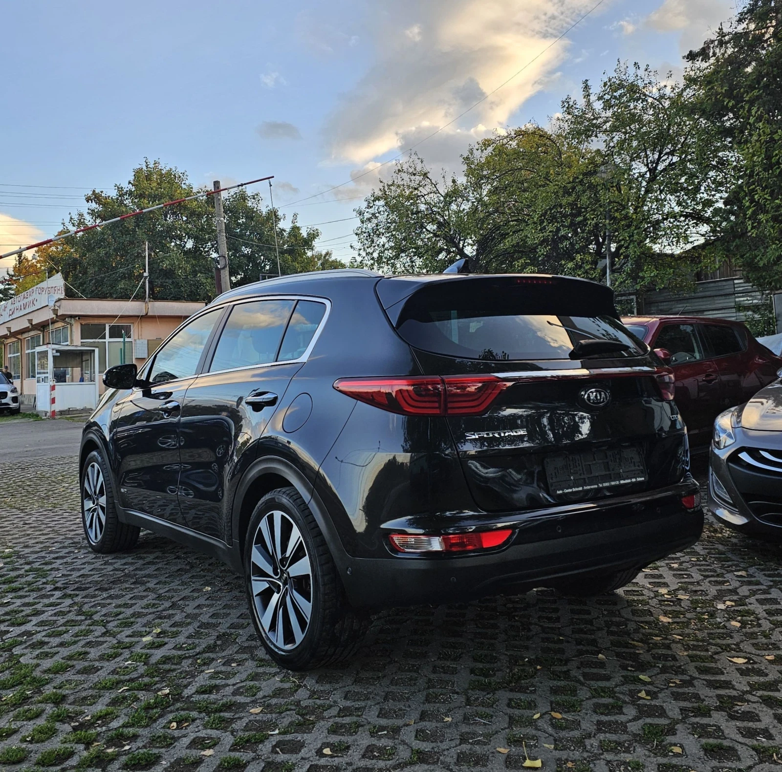 Kia Sportage 2.0CRDI 4WD Platinum Edition JBL Обслужен  - изображение 4