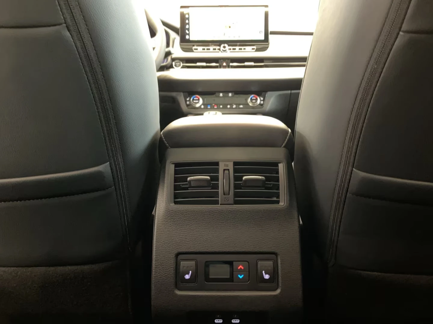 Mitsubishi Outlander 2.4PHEV/306HP/TOP/PANO/360/HUD/MEMO/YAMAHA/666gpr, снимка 14 - Автомобили и джипове - 52739841
