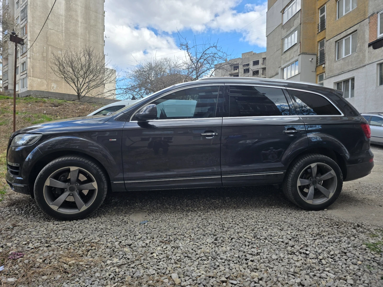 Audi Q7 Троен еслайн, снимка 4 - Автомобили и джипове - 53986502