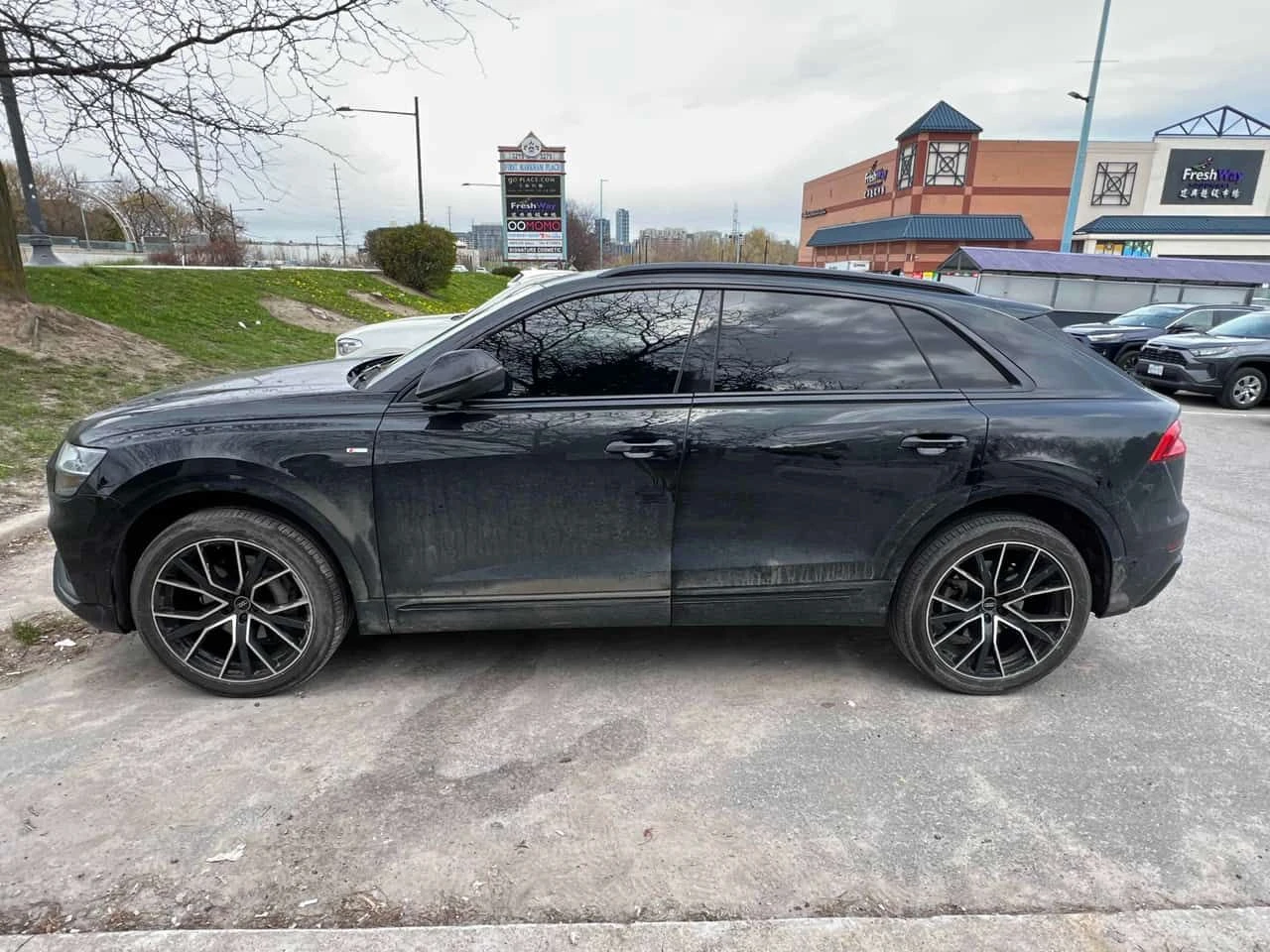 Audi Q8 | Progressiv | CARFAX | 360 | ОБДУХВАНЕ | B&O | , снимка 2 - Автомобили и джипове - 54410102