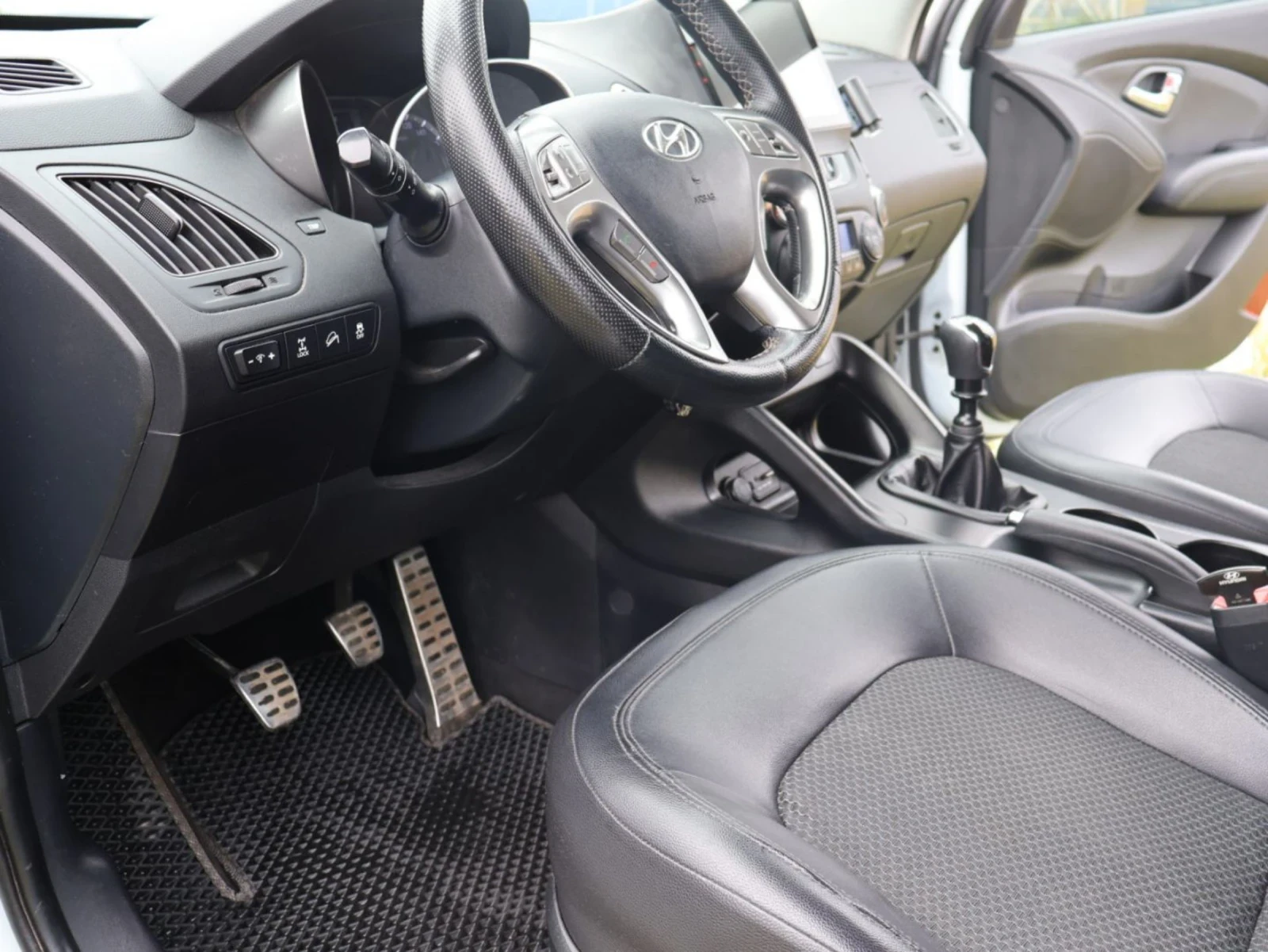 Hyundai IX35 2.0crdi 184кс, снимка 7 - Автомобили и джипове - 54883970