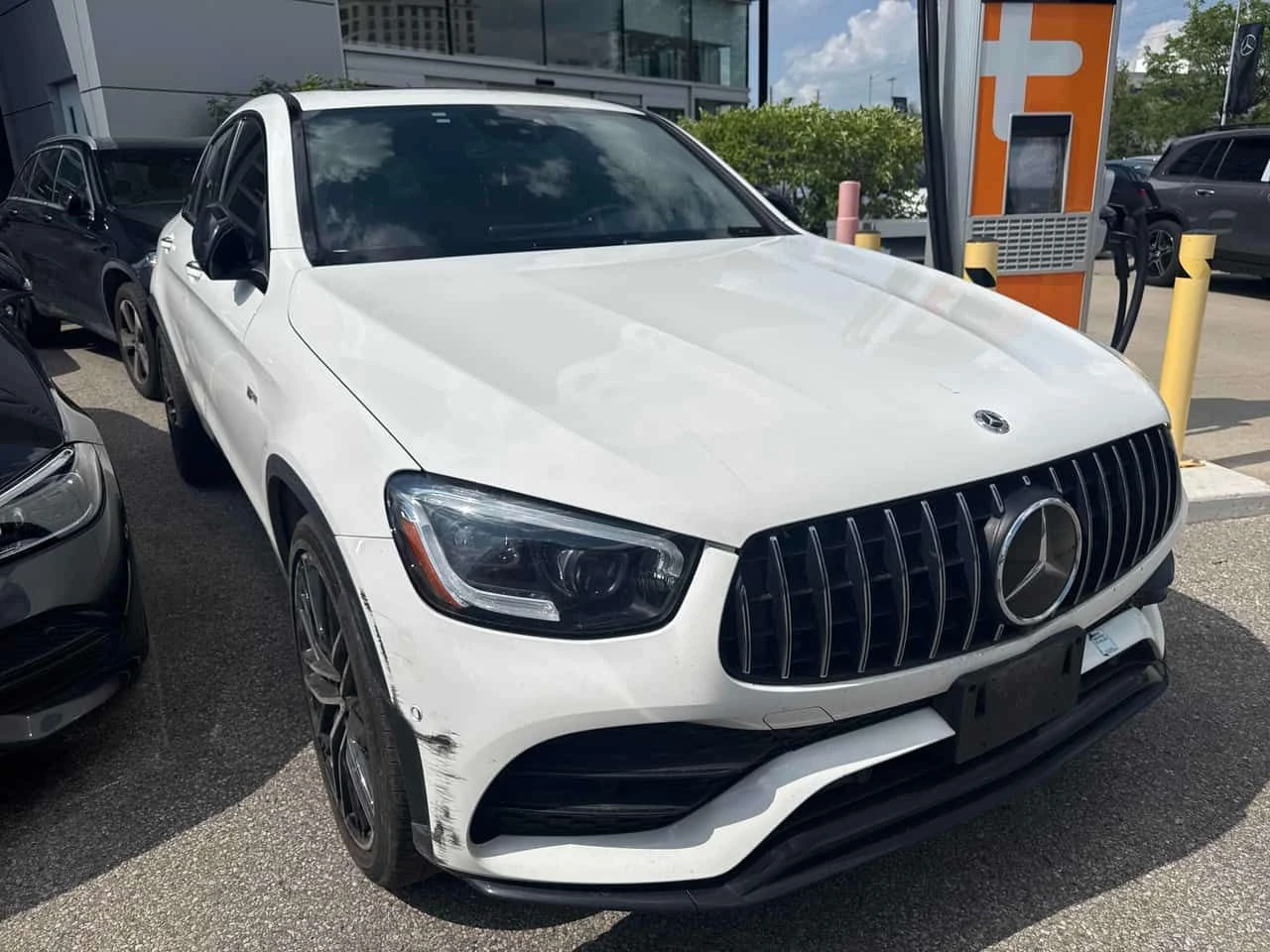 Mercedes-Benz GLC 43 AMG | CARFAX | БЕЗ ПЪРВОНАЧАЛНА ВНОСКА, снимка 4 - Автомобили и джипове - 55106019
