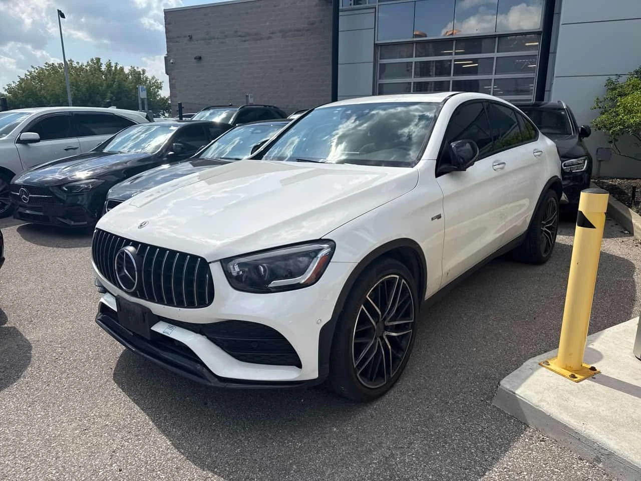 Mercedes-Benz GLC 43 AMG | CARFAX | БЕЗ ПЪРВОНАЧАЛНА ВНОСКА, снимка 2 - Автомобили и джипове - 55106019
