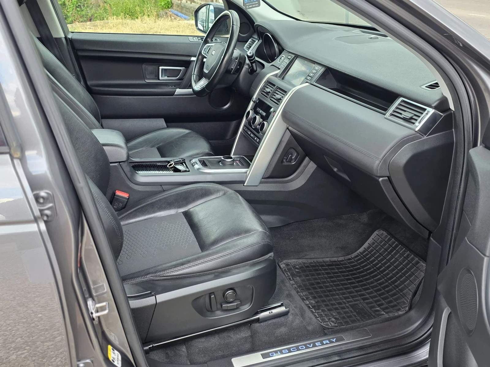 Land Rover Discovery Sport 2.0 TD4 * 150k.c. * 4X4 Като Нова, снимка 13 - Автомобили и джипове - 55157325