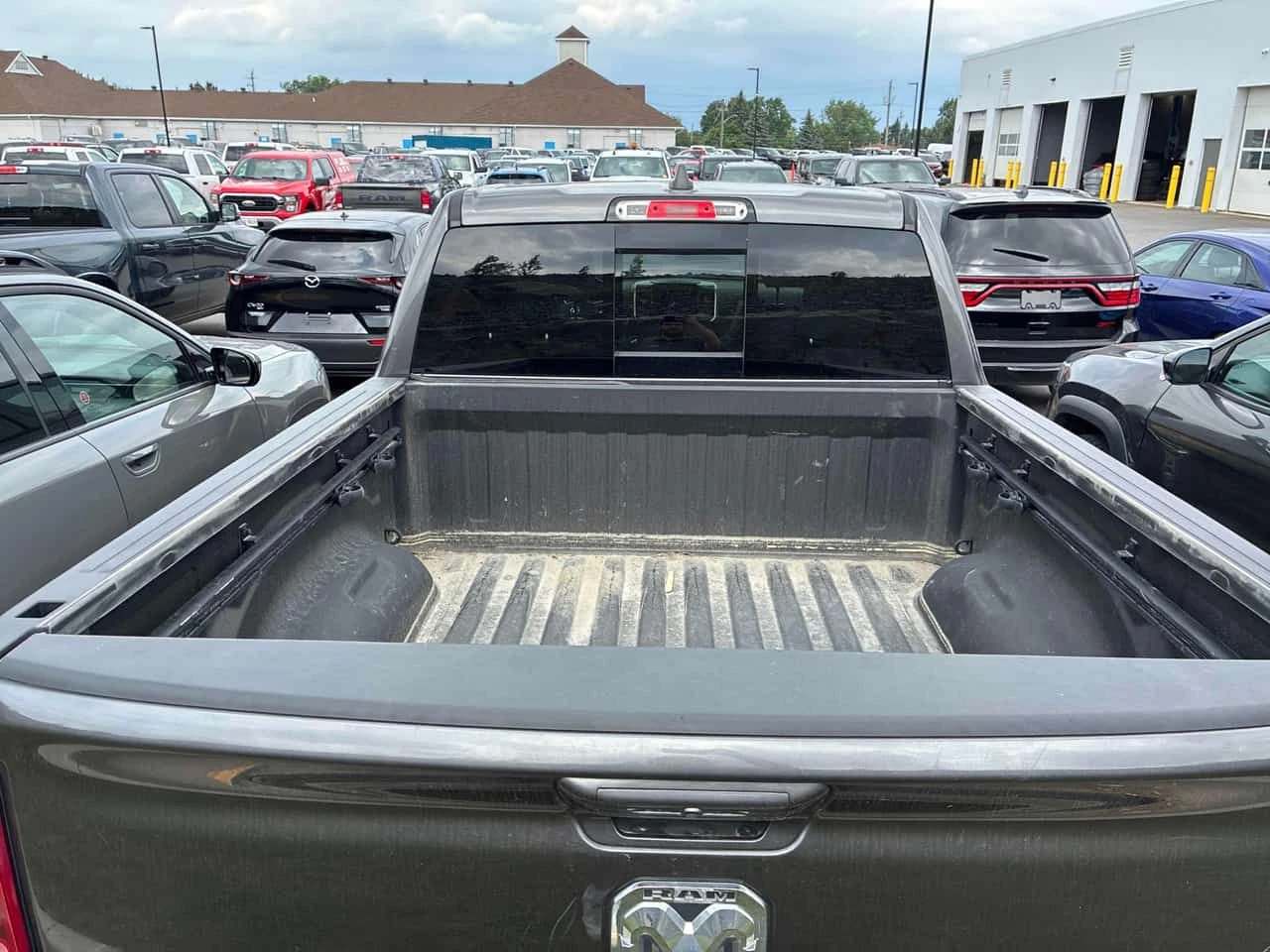 Dodge RAM 1500 * Laramie * АВТОКРЕДИТ БЕЗ ПЪРВОНАЧАЛНА ВНОСКА* , снимка 12 - Автомобили и джипове - 55373857