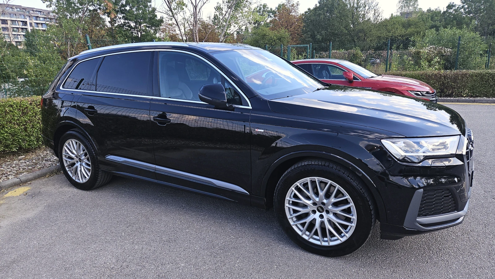 Audi Q7 Гаранционен, снимка 2 - Автомобили и джипове - 56041183