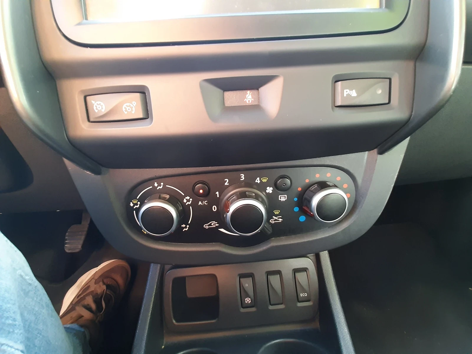Dacia Duster 1.6GPL 115K.C, снимка 12 - Автомобили и джипове - 56677321