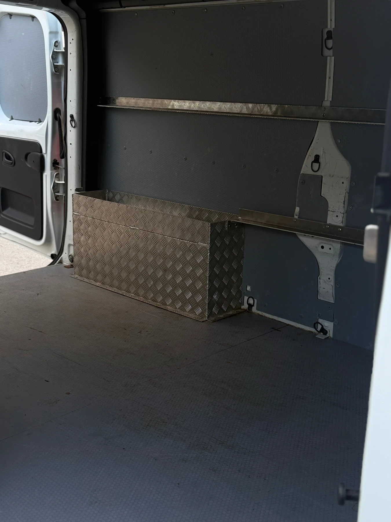 Renault Trafic L2H1, снимка 8 - Бусове и автобуси - 56378516