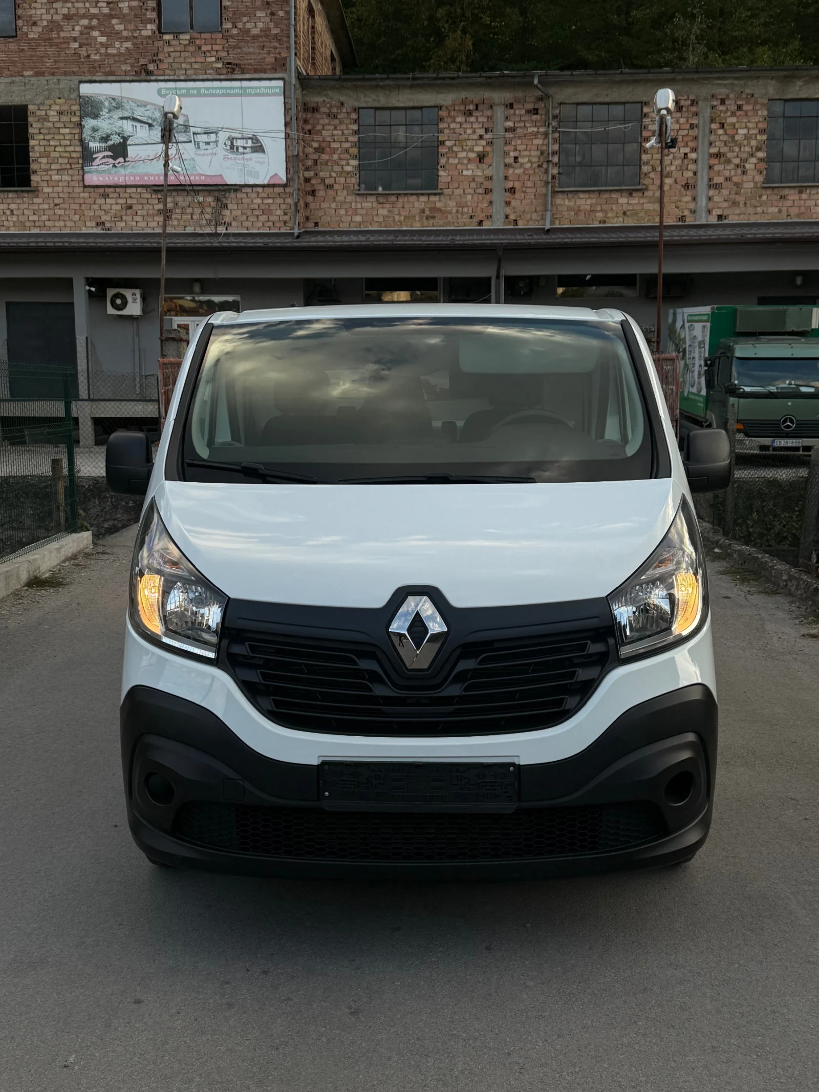 Renault Trafic L2H1, снимка 3 - Бусове и автобуси - 56378516