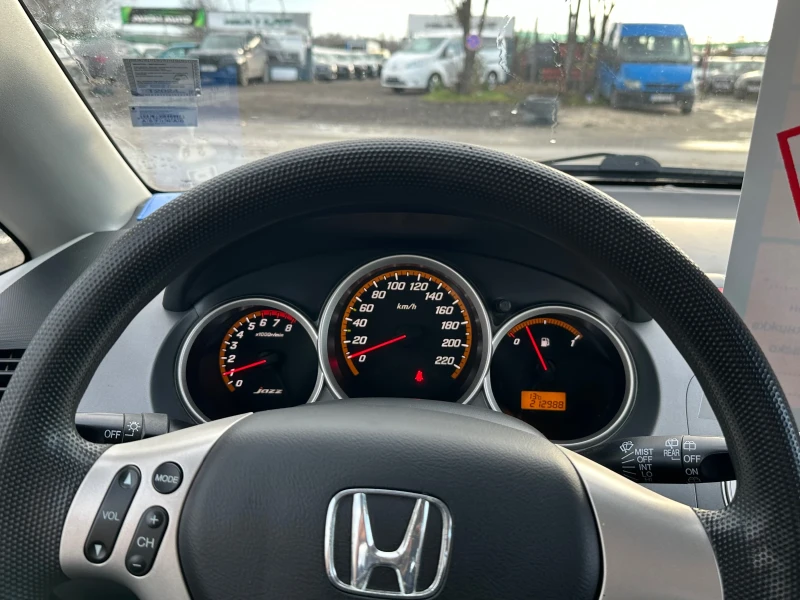 Honda Jazz 1.4 бензин, снимка 11 - Автомобили и джипове - 48282263