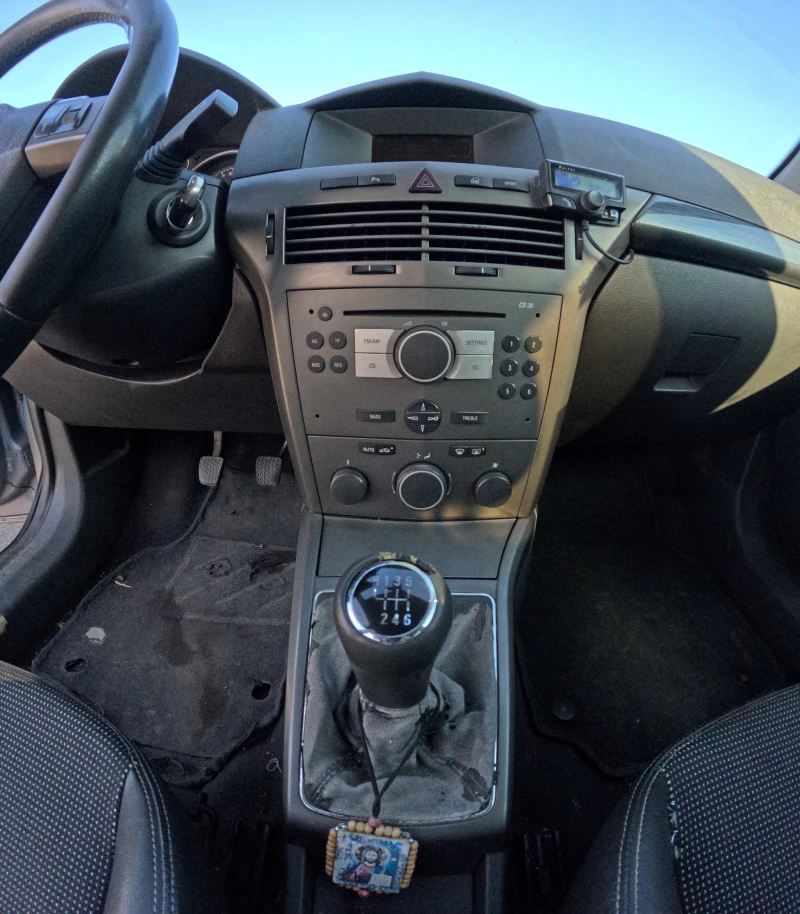 Opel Astra 1.9 CDTI, снимка 13 - Автомобили и джипове - 48615121