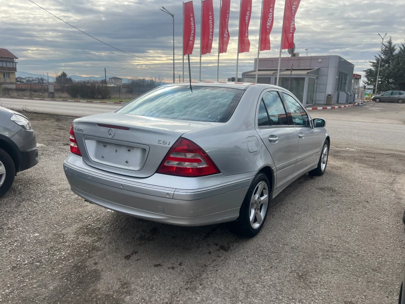 Mercedes-Benz 220 2.2d Avangarde 150ps, снимка 5 - Автомобили и джипове - 48771946