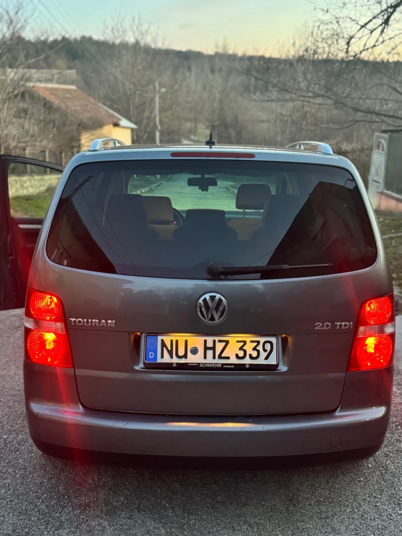 VW Touran, снимка 4 - Автомобили и джипове - 49453227