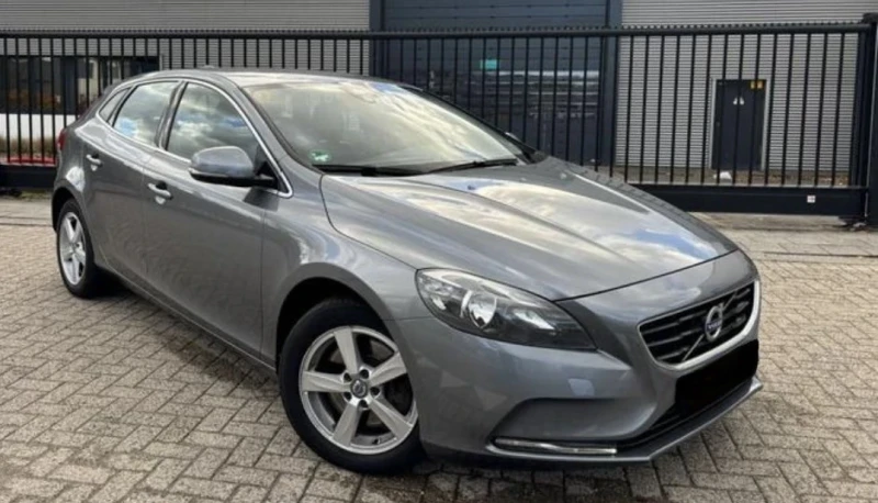 Volvo V40 2.0, снимка 2 - Автомобили и джипове - 52782041
