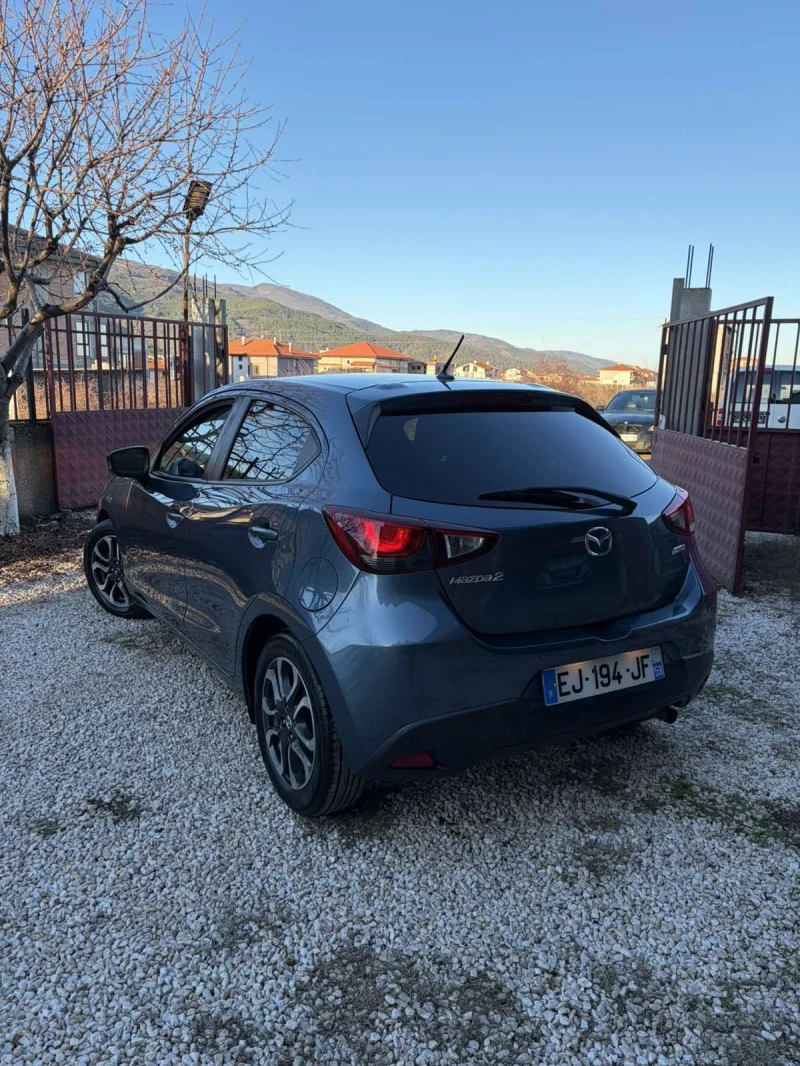 Mazda 2 1.5/90к/EURO6/ПЕРФЕКТНО СЪСТОЯНИЕ!, снимка 4 - Автомобили и джипове - 53264531