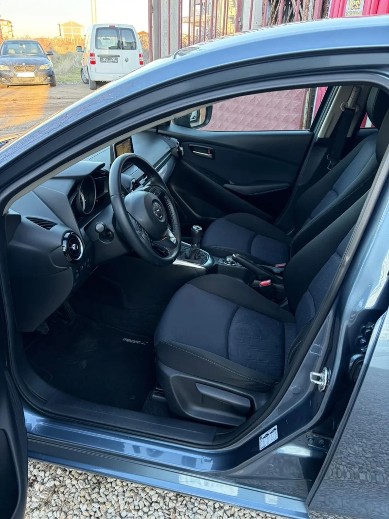 Mazda 2 1.5/90к/EURO6/ПЕРФЕКТНО СЪСТОЯНИЕ!, снимка 5 - Автомобили и джипове - 53264531