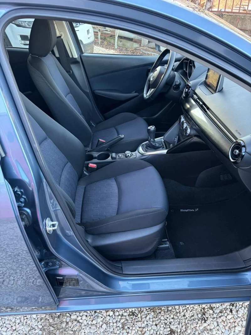 Mazda 2 1.5/90к/EURO6/ПЕРФЕКТНО СЪСТОЯНИЕ!, снимка 8 - Автомобили и джипове - 53264531