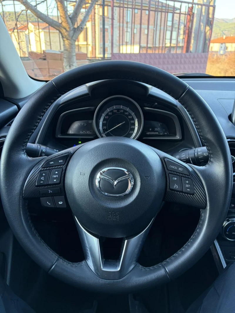 Mazda 2 1.5/90к/EURO6/ПЕРФЕКТНО СЪСТОЯНИЕ!, снимка 6 - Автомобили и джипове - 53264531