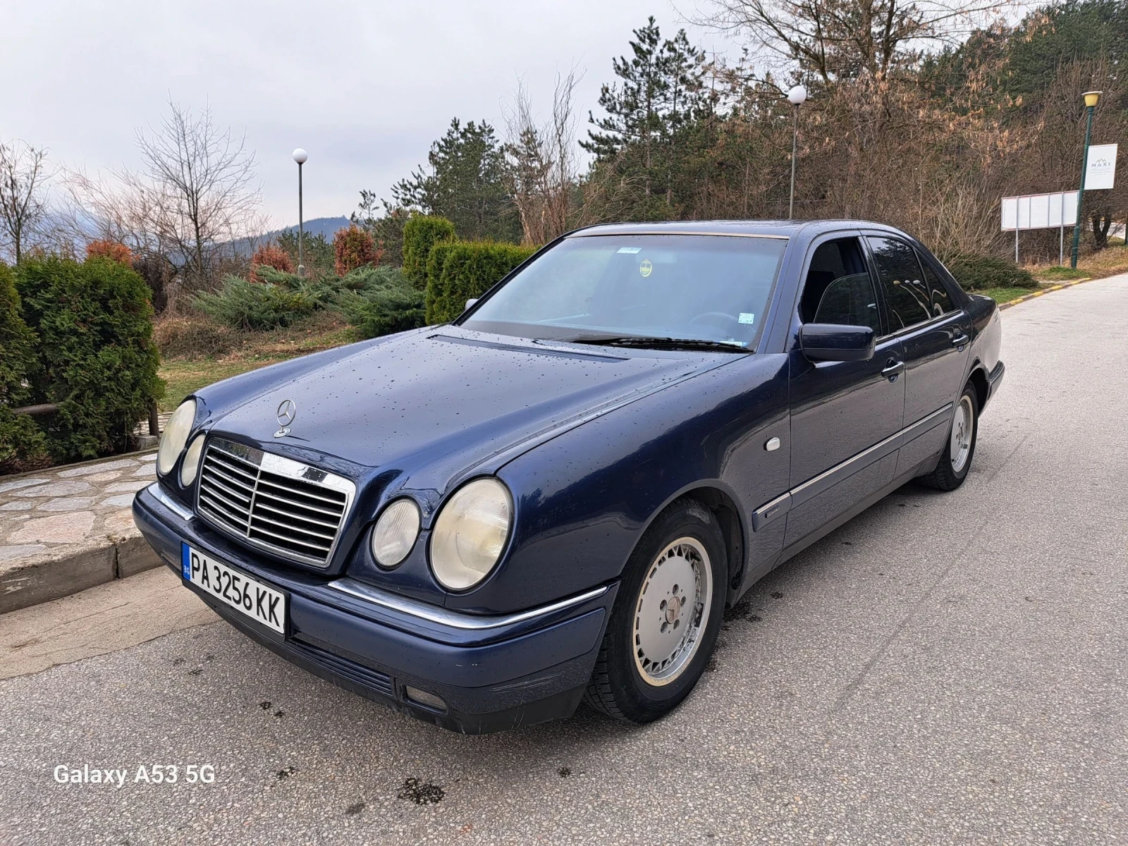 Mercedes-Benz E 250 2.5TD - изображение 2