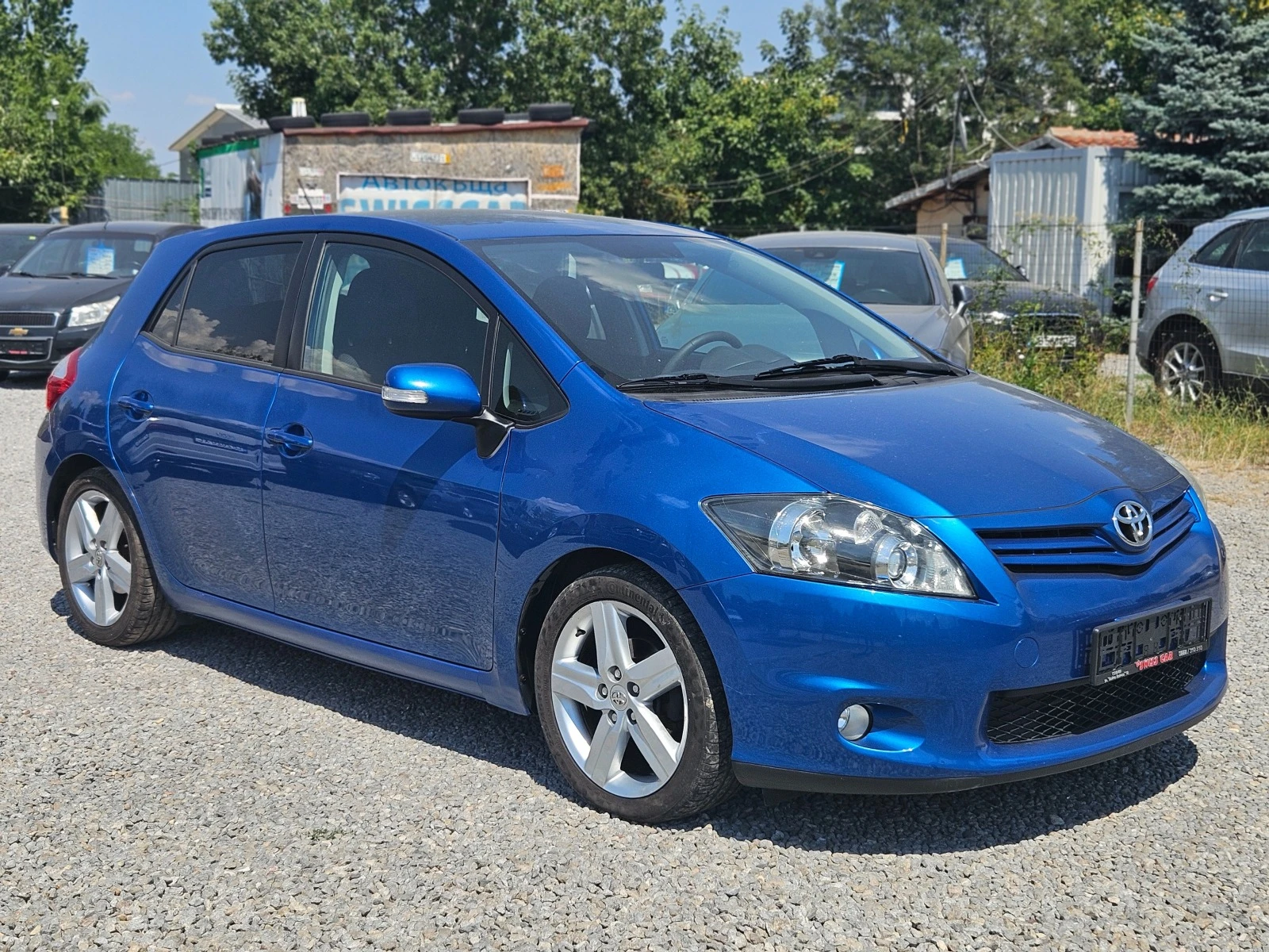 Toyota Auris 1.8/147k.c - изображение 2