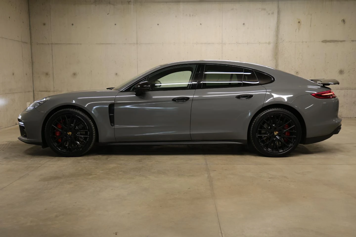 Porsche Panamera Turbo - изображение 3