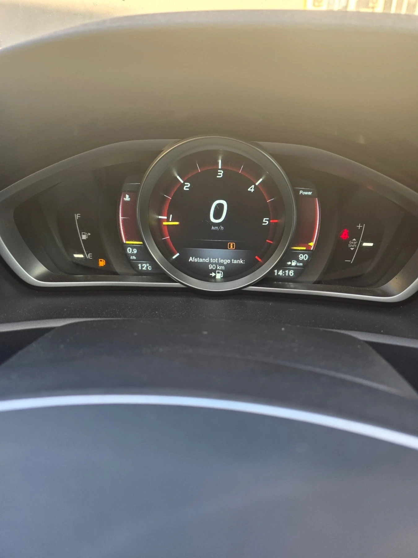 Volvo V40 2.0 - изображение 8