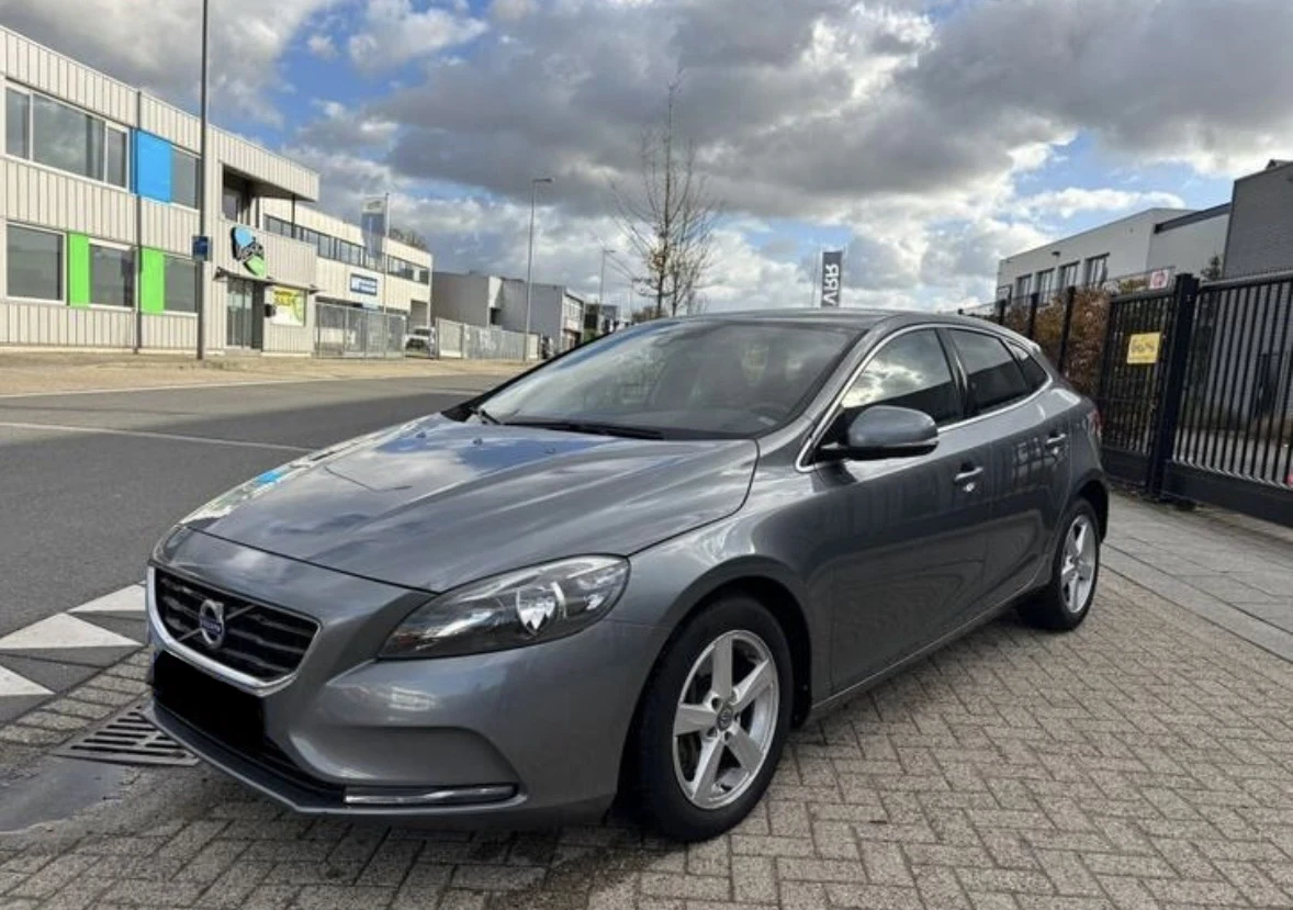 Volvo V40 2.0 - изображение 3