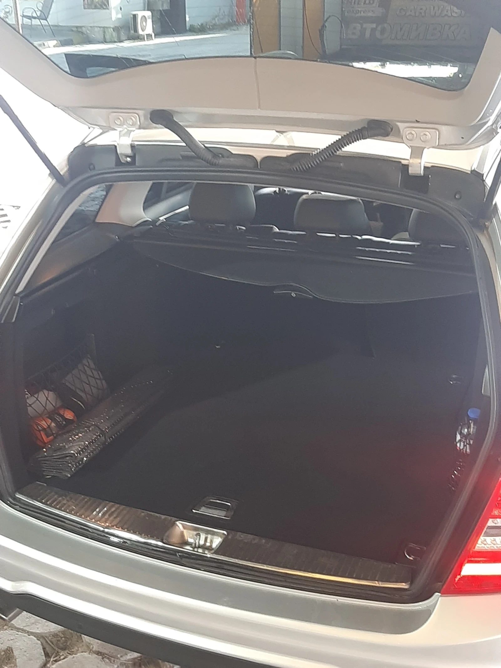 Mercedes-Benz C 250 4matic , снимка 15 - Автомобили и джипове - 53989514