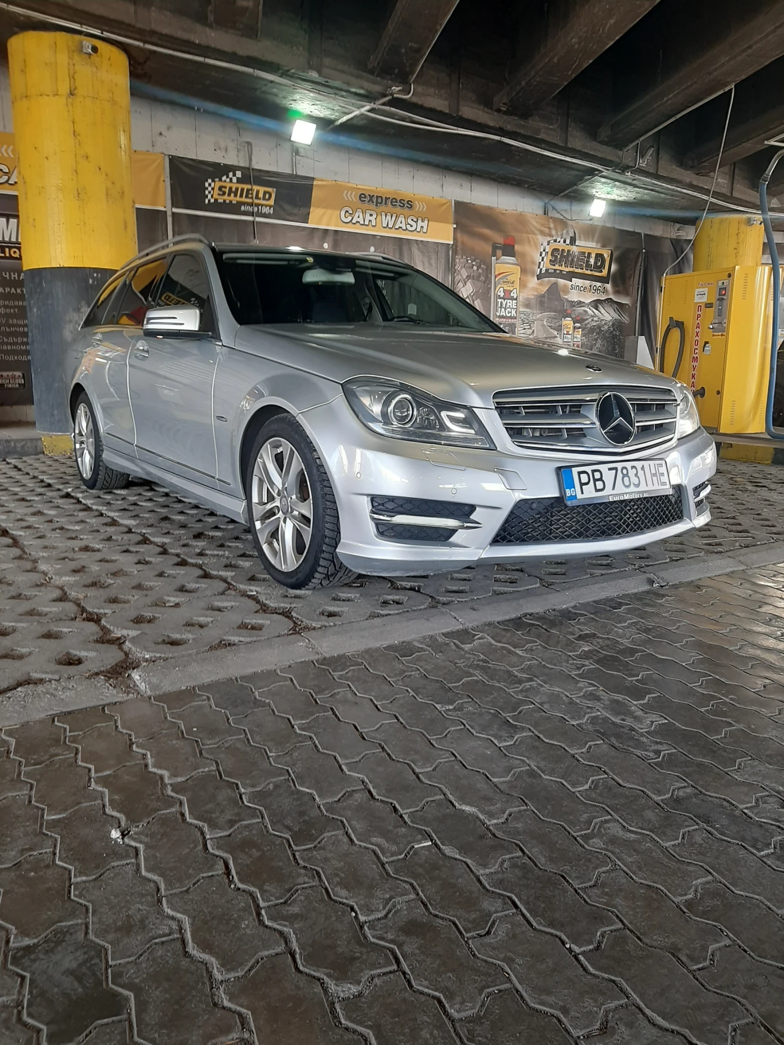 Mercedes-Benz C 250 4matic , снимка 4 - Автомобили и джипове - 53989514