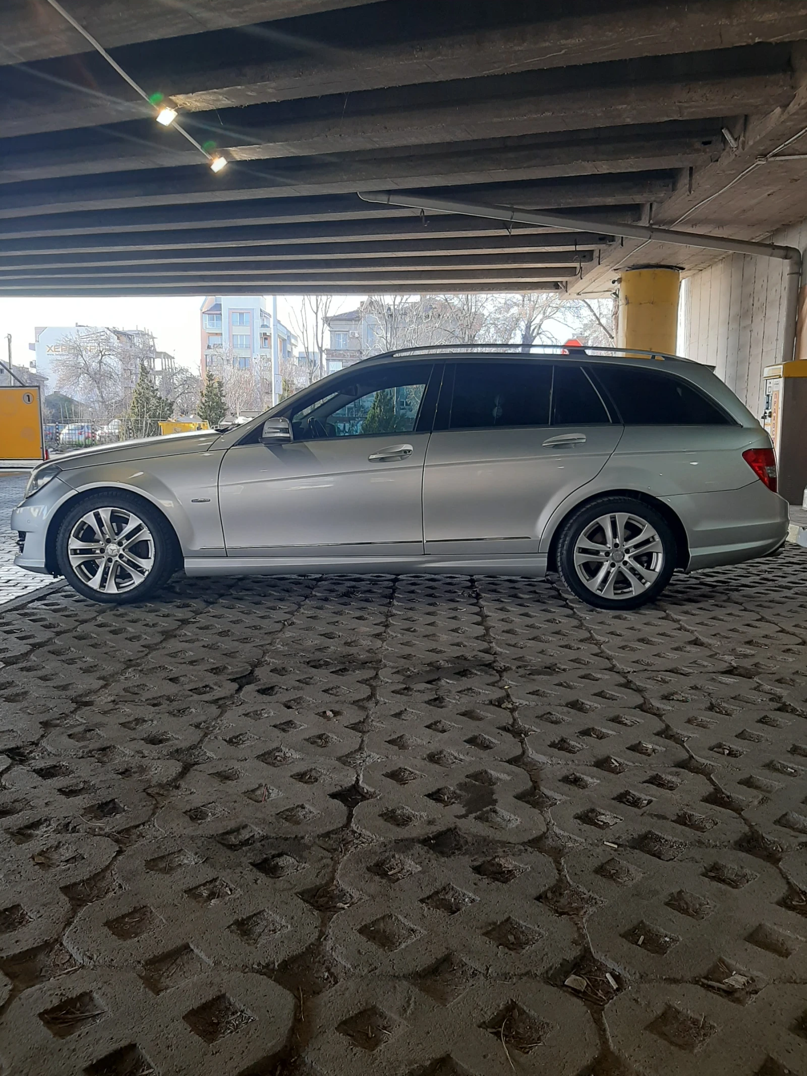 Mercedes-Benz C 250 4matic , снимка 5 - Автомобили и джипове - 53989514