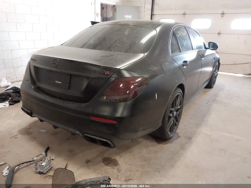 Mercedes-Benz E 63 AMG 4L V8   N All Wheel Drive | Mobile.bg � ����������� 4