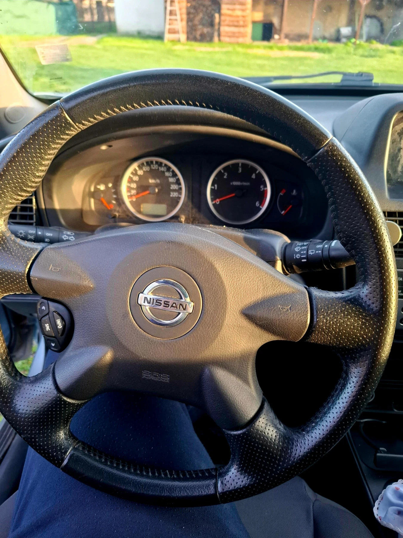 Nissan Almera, снимка 4 - Автомобили и джипове - 54221134