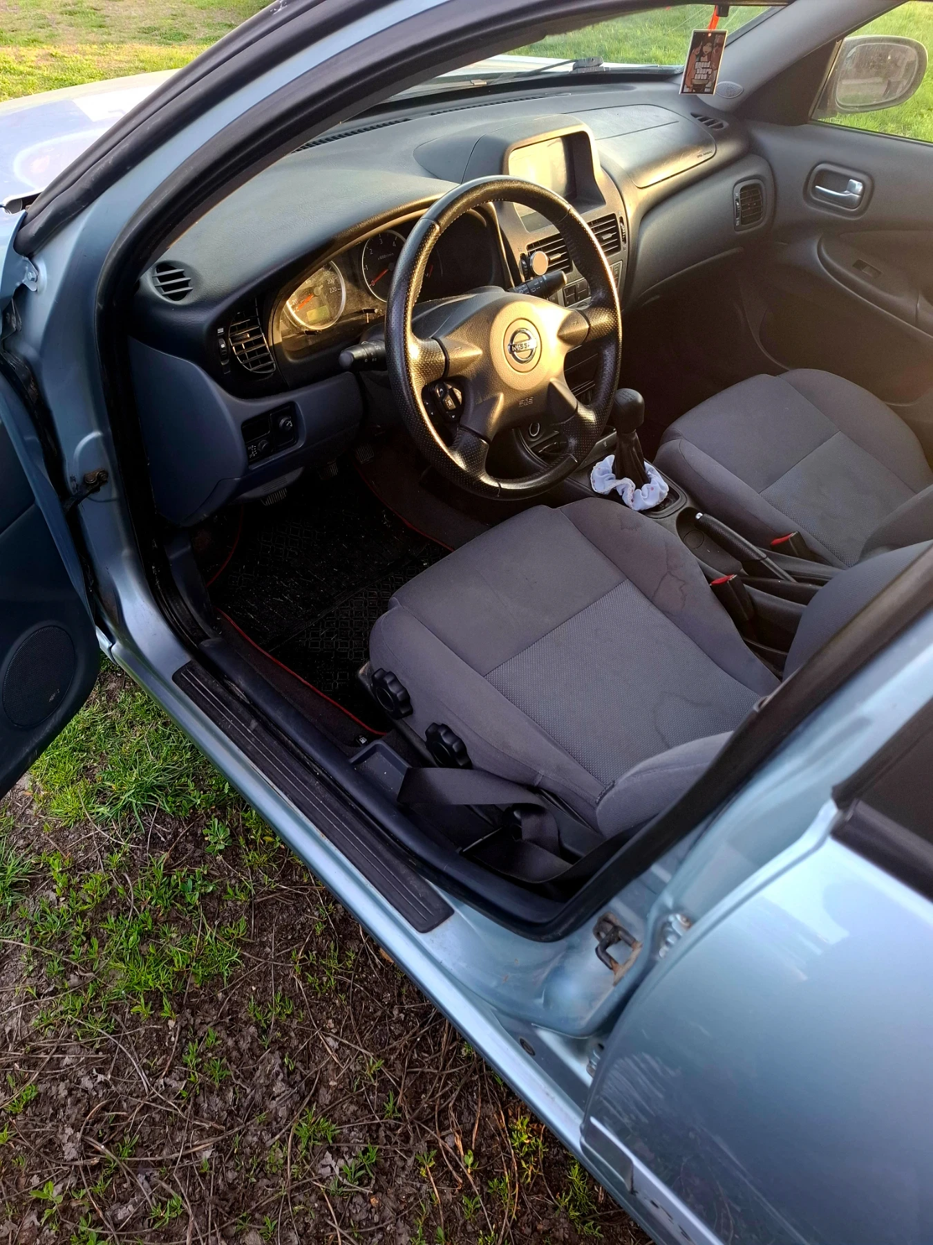 Nissan Almera, снимка 3 - Автомобили и джипове - 54221134