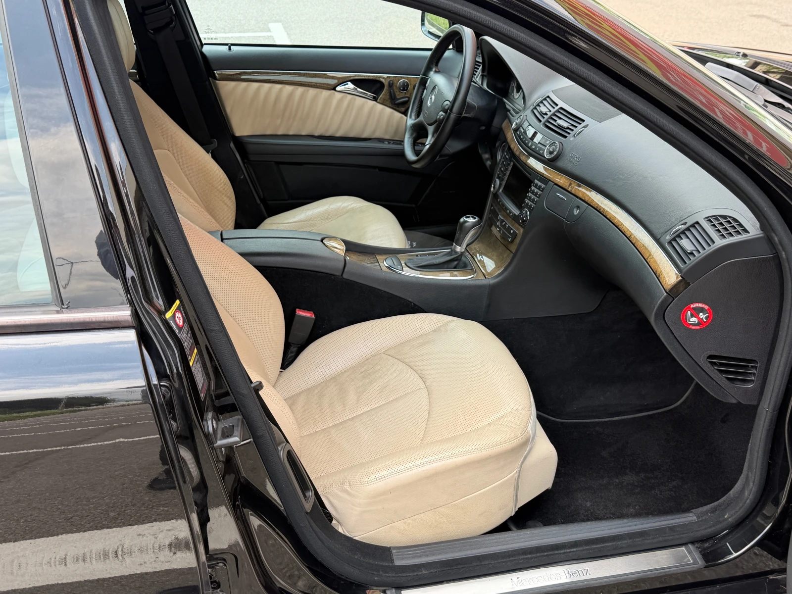 Mercedes-Benz E 350 Швейцария, снимка 10 - Автомобили и джипове - 54731051