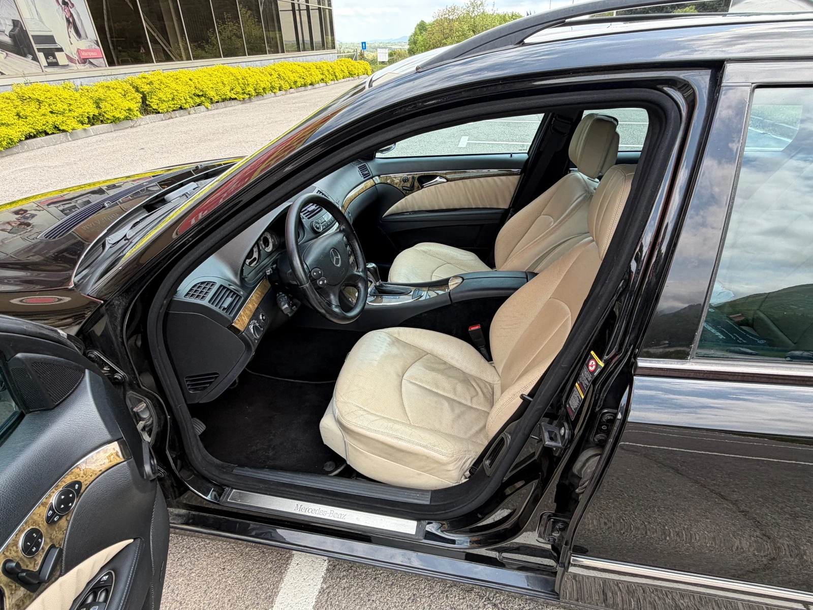 Mercedes-Benz E 350 Швейцария, снимка 14 - Автомобили и джипове - 54731051