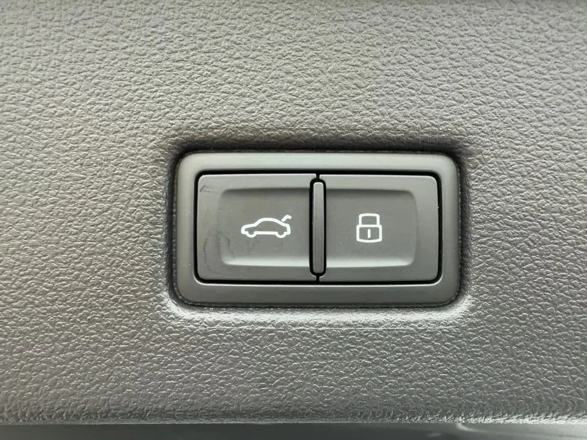 Audi Rs7 PERFORMANCE / DYNAMIC / B&O / MATRIX / 360 / HUD /, снимка 16 - Автомобили и джипове - 55129347