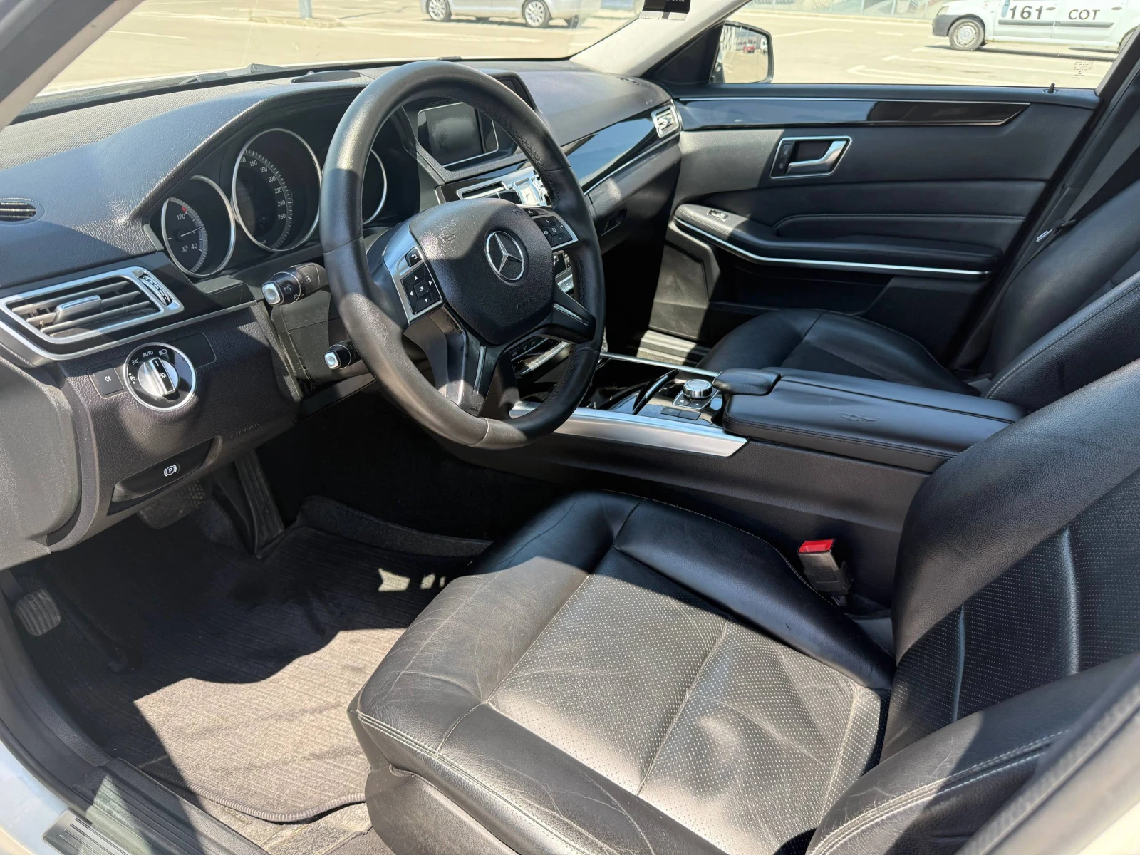Mercedes-Benz E 200 2.0 CDI, снимка 10 - Автомобили и джипове - 55213193