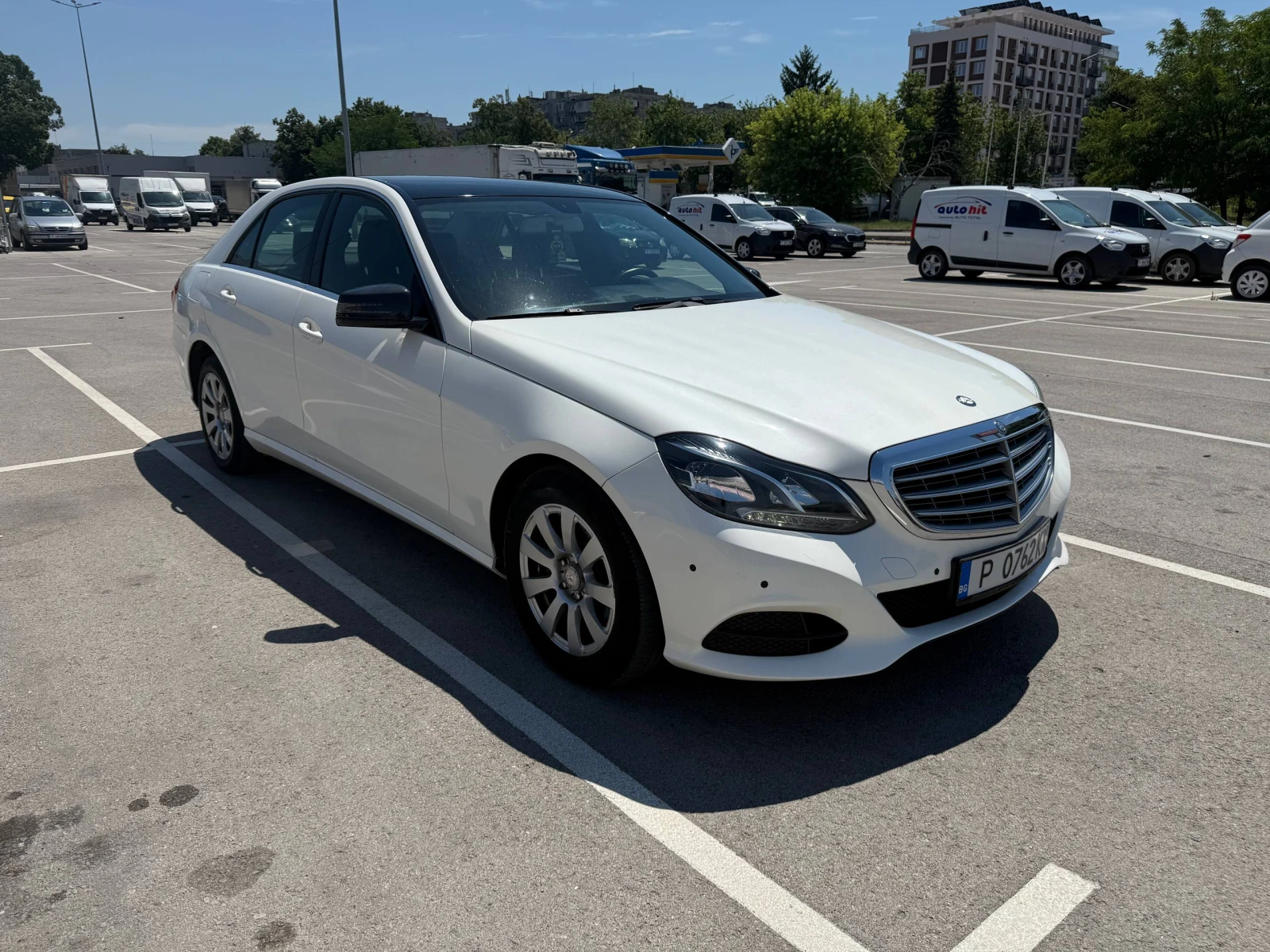 Mercedes-Benz E 200 2.0 CDI, снимка 3 - Автомобили и джипове - 55213193