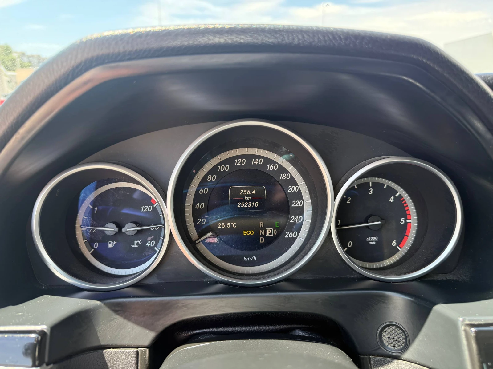 Mercedes-Benz E 200 2.0 CDI, снимка 12 - Автомобили и джипове - 55213193