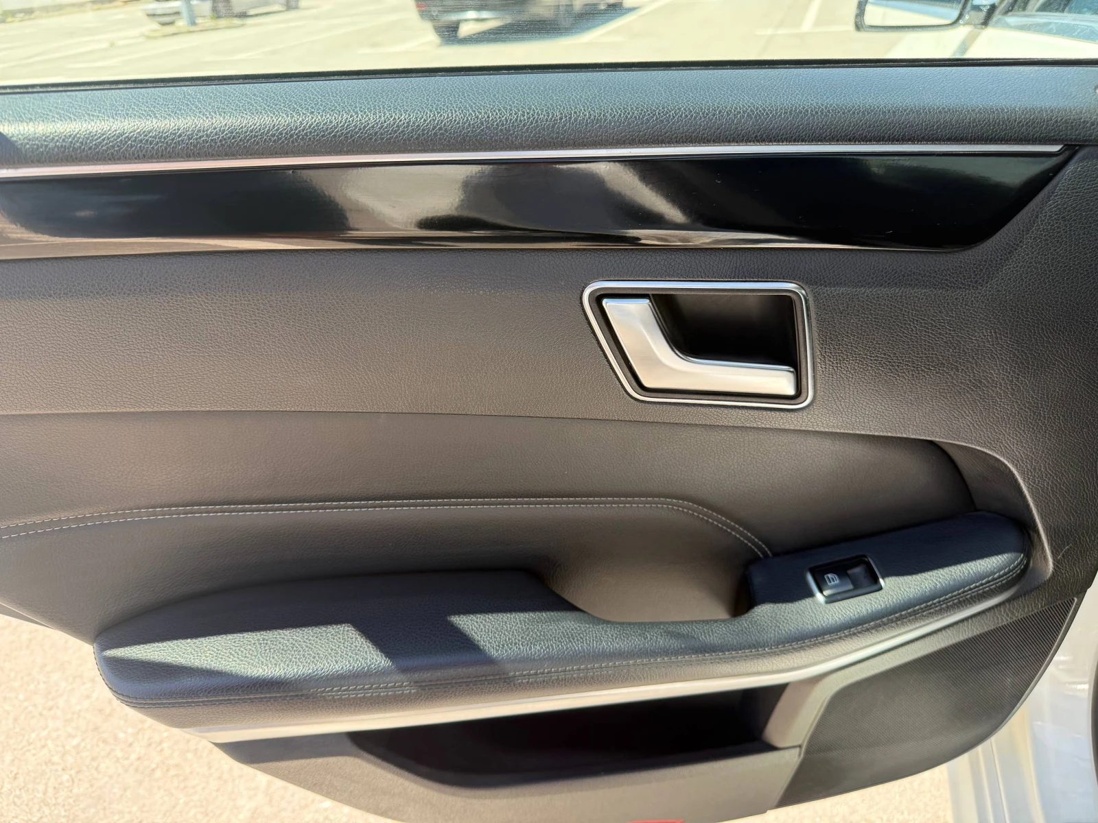 Mercedes-Benz E 200 2.0 CDI, снимка 13 - Автомобили и джипове - 55213193
