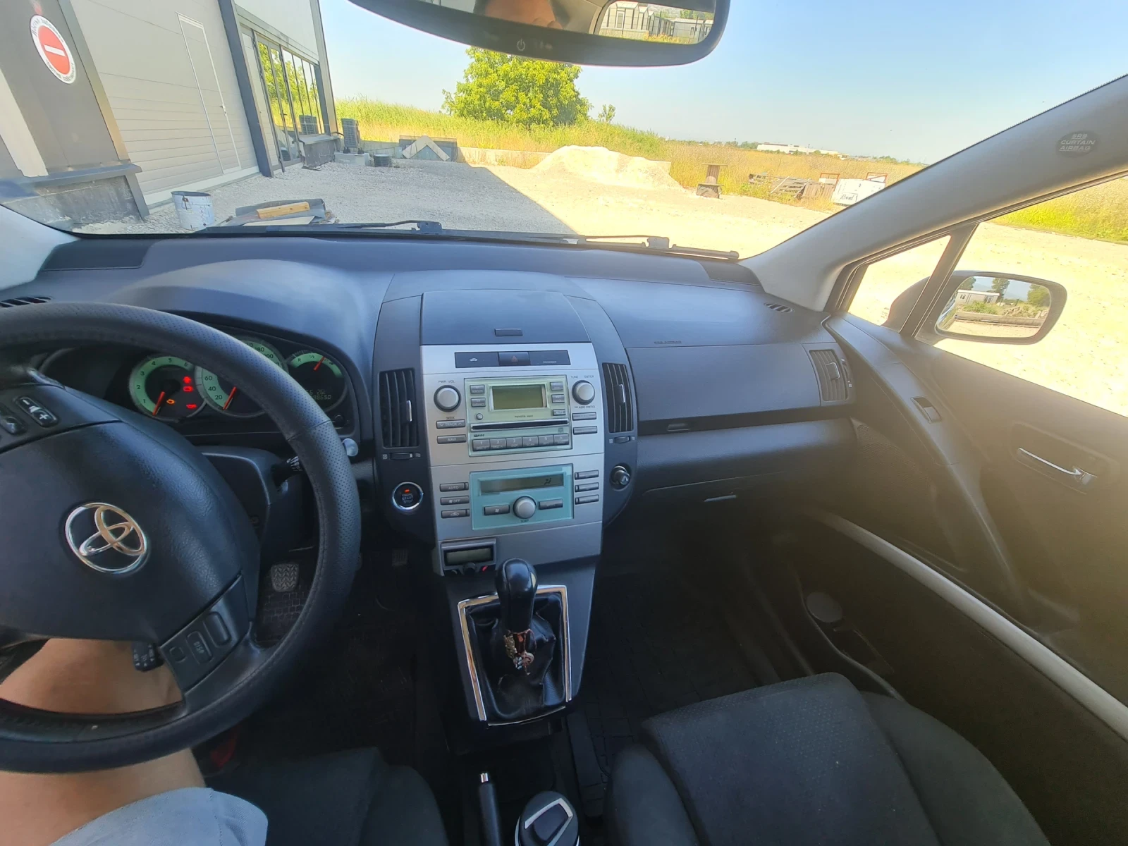 Toyota Corolla verso Ван, снимка 5 - Автомобили и джипове - 56143615