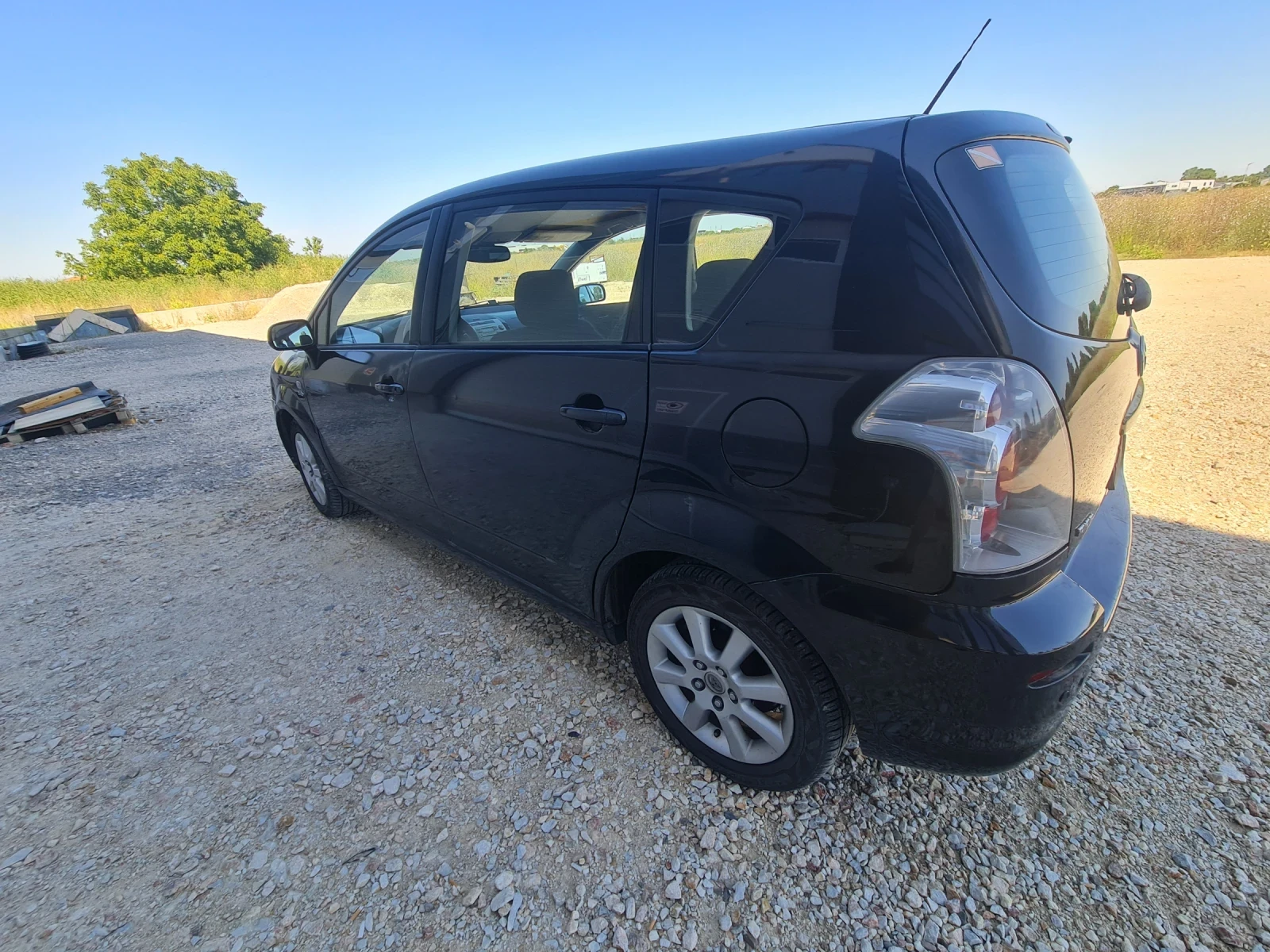 Toyota Corolla verso Ван, снимка 3 - Автомобили и джипове - 56143615