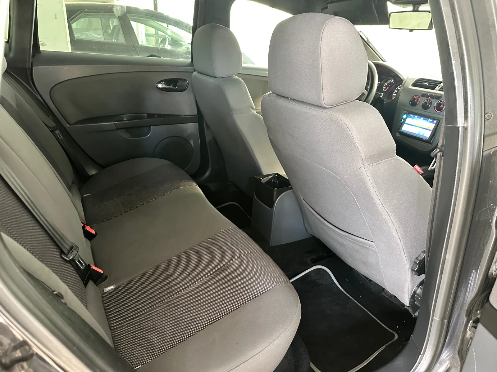 Seat Leon 1.6 MPi Italy Alcantar, снимка 10 - Автомобили и джипове - 56329688