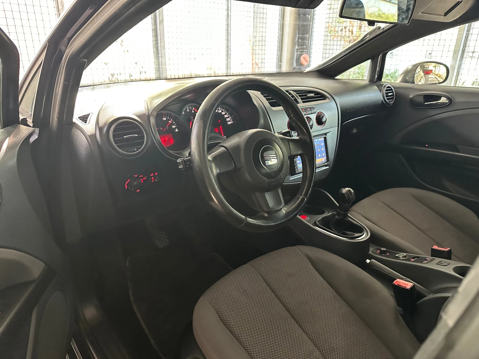 Seat Leon 1.6 MPi Italy Alcantar, снимка 5 - Автомобили и джипове - 56329688