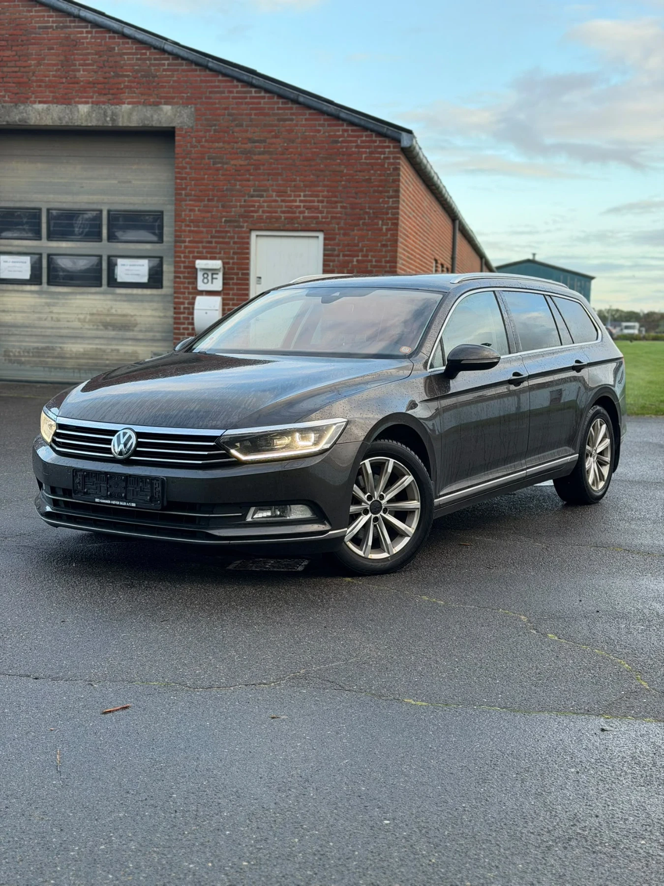 VW Passat Highline 190h.p Full Led, снимка 2 - Автомобили и джипове - 56333977