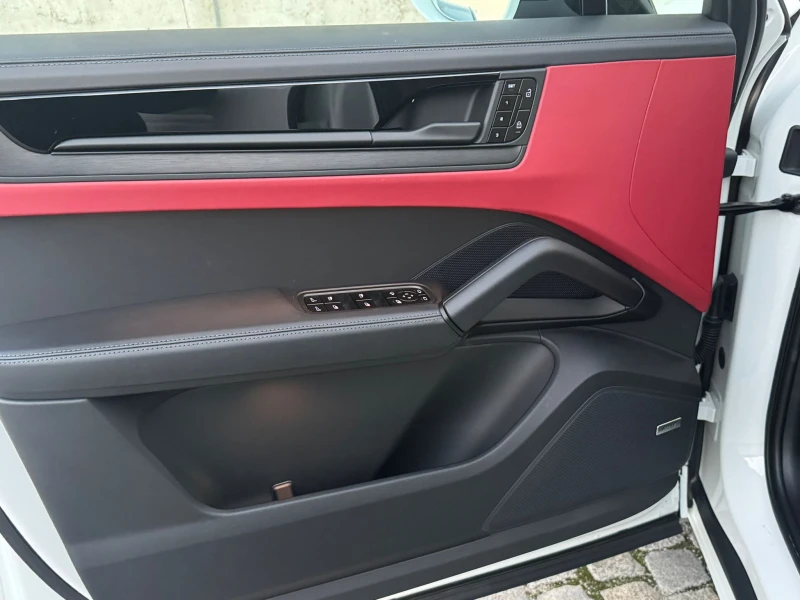 Porsche Cayenne GTS/PANO/360/TV/HD MATRIX/Пълна гаранция!, снимка 16 - Автомобили и джипове - 52005398