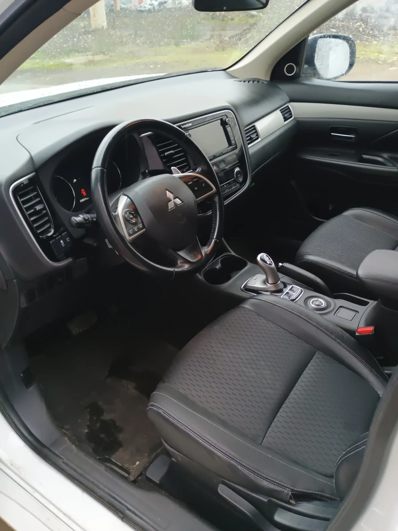 Mitsubishi Outlander PHEV, снимка 6 - Автомобили и джипове - 52891712