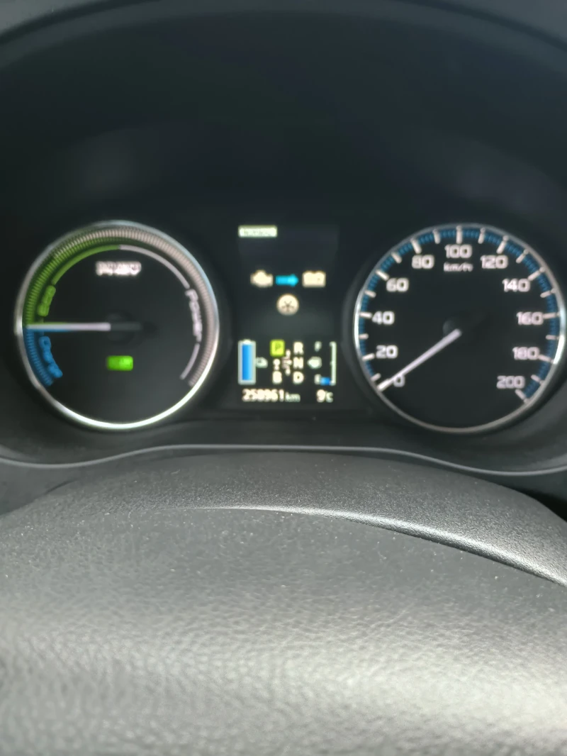 Mitsubishi Outlander PHEV, снимка 9 - Автомобили и джипове - 52891712