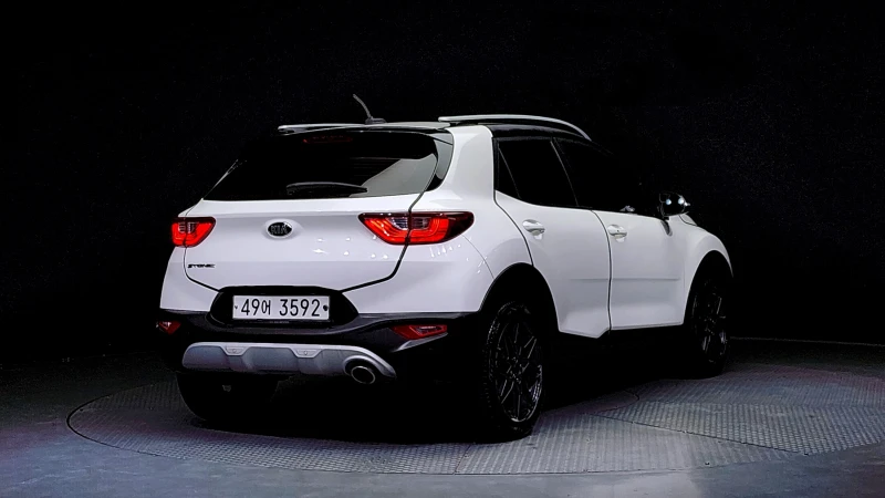 Kia Stonic 1.6CRDI, снимка 2 - Автомобили и джипове - 53155111